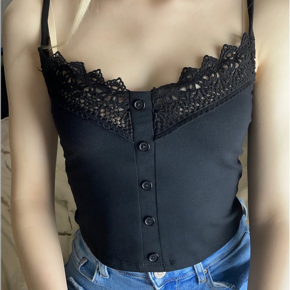 ✨NEW✨ Lace and Buttons Cami Black - Picture 1 of 3